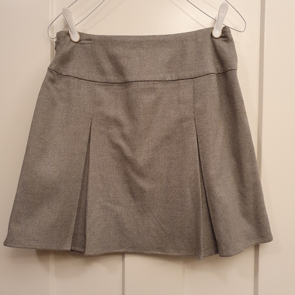 SOLD! Aeropostale pleated skirt - Picture 2 of 10